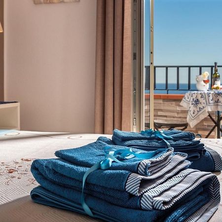 Torrevarata - Guest Rooms Santa Teresa Di Riva Dış mekan fotoğraf