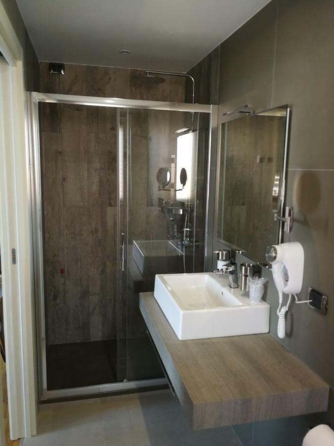 Torrevarata - Guest Rooms Santa Teresa Di Riva Dış mekan fotoğraf